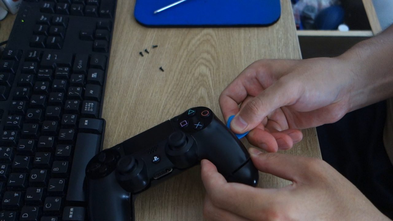 ジャンク Dualshock4(PS4コントローラー)の スティック/USB充電/内部フレームを修理した。 | 優柔日誌「コマレテル」